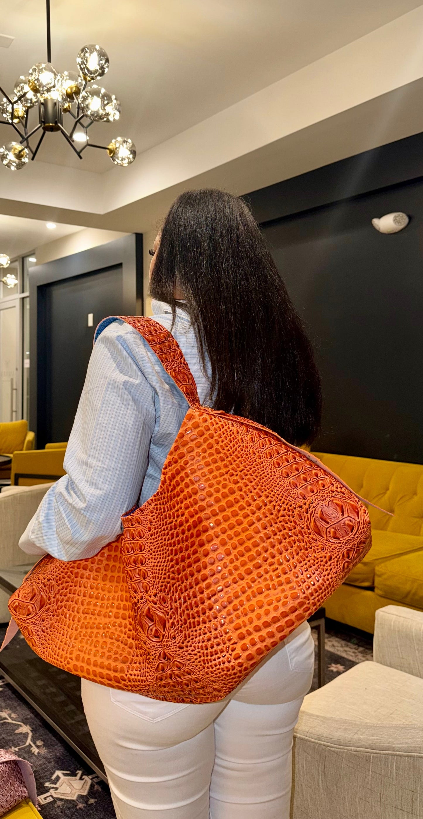 🧡💙 The OTG Tote — The City Edit